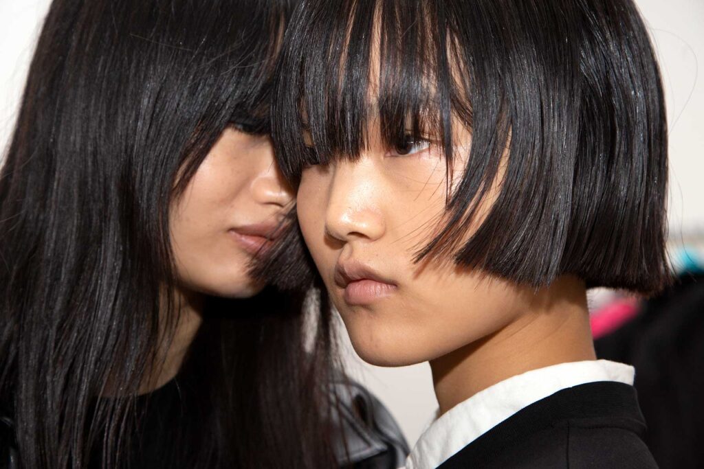 Models backstage Milan Fashion Week 2019/2020. Photo: Charlotte Mesman