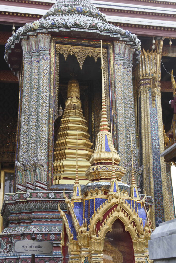 Wat Phra Kaew, Bangkok Thailand - Photo Charlotte Mesman