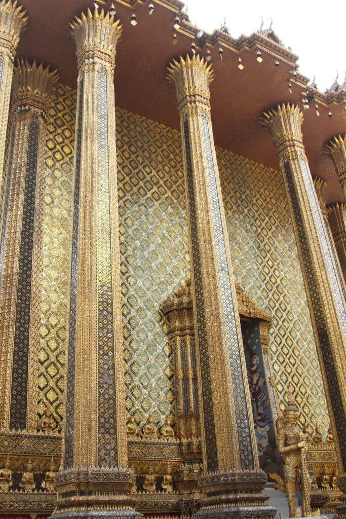 Wat Phra Kaew, Bangkok Thailand - Photo Charlotte Mesman